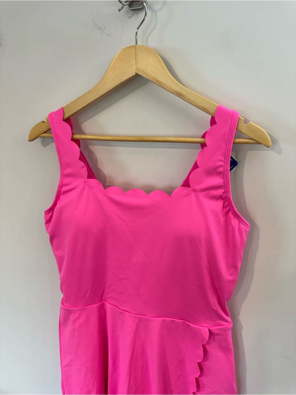 Attraco Women's Scalloped Side Slit Activewear Dress, Neon Pink, Sz L, NWT - Picture 5 of 13